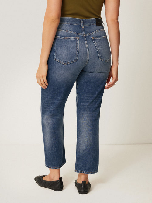 Delmont Cropped Tapered Jean | Blue