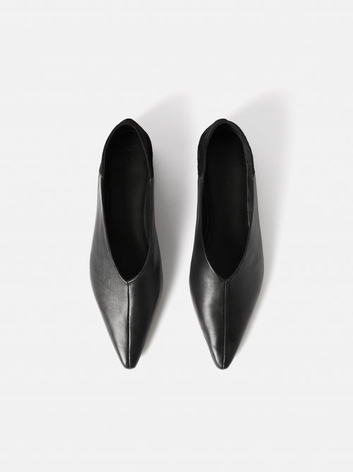 Linnie Flat Pointed Ballerina | Black